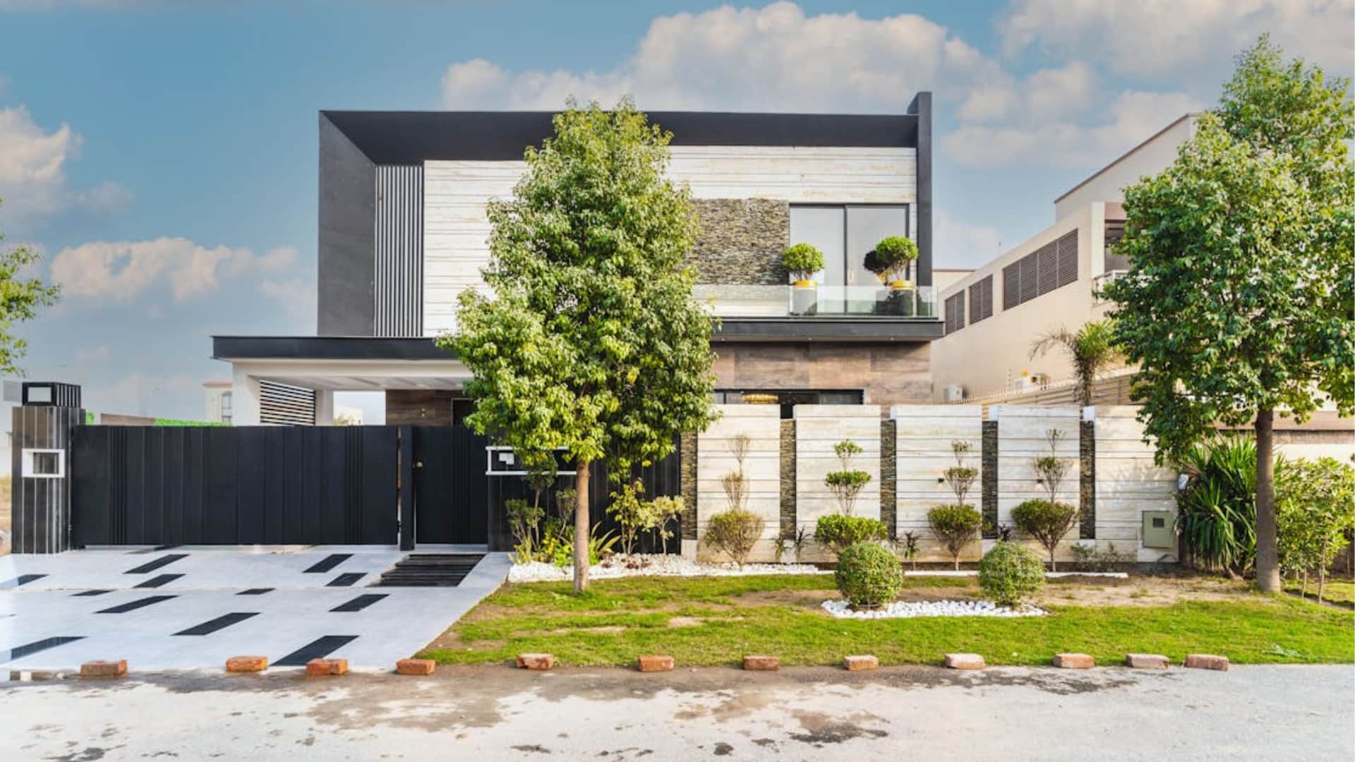 Minimalist modern house design in Pakistan